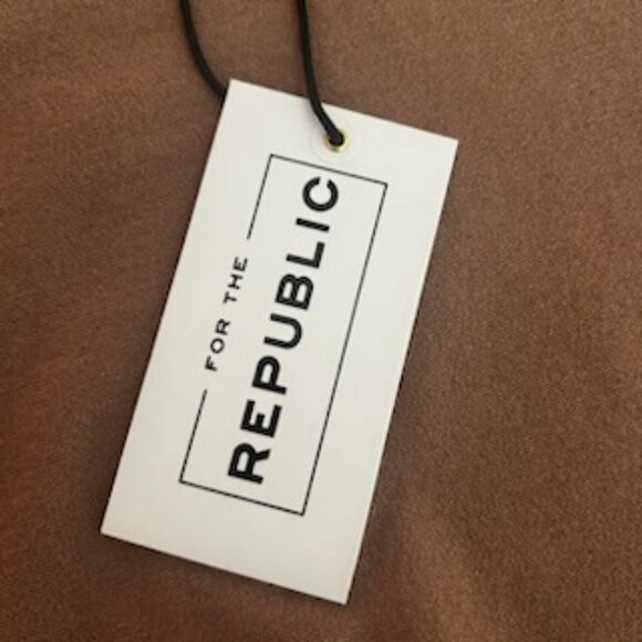 NWT  Fall Super Soft Caramel Tan Brown Crewneck Sweater - Picture 7 of 8